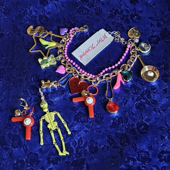 🍳👠100% Betsey Earrings & Bracelet SET RARE Skeleton Egg Blow Dryer NWT & NWOT - Picture 13 of 13